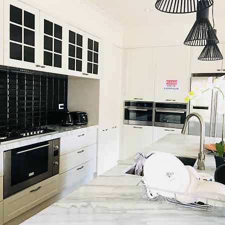 Emily'S Holiday House, Newmarket โอ๊คแลนด์ ภายนอก รูปภาพ